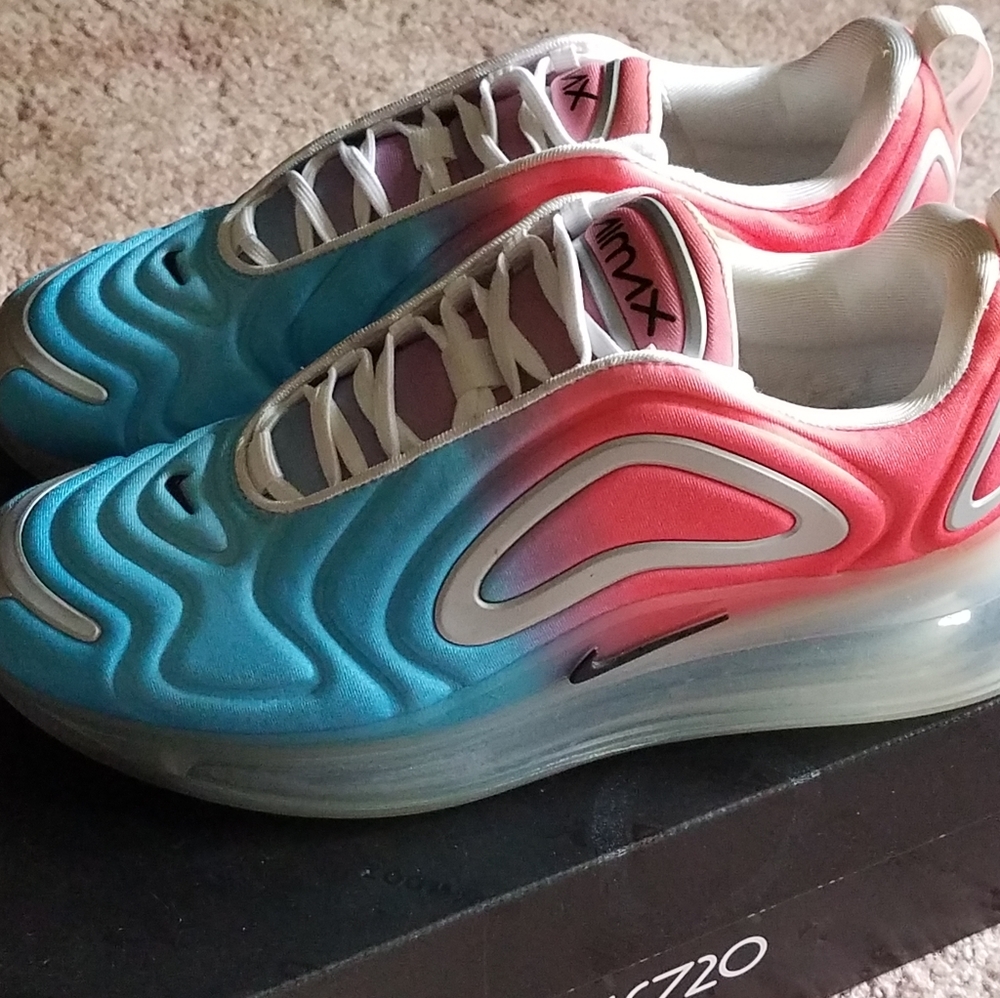 Women's Nike Air Max 720 "Pink Sea". Size 8.5 Lava Glow/ Black-blue Fury